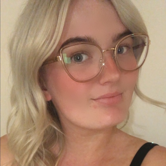 Meet your Posher, Keely - Picture 1 of 1